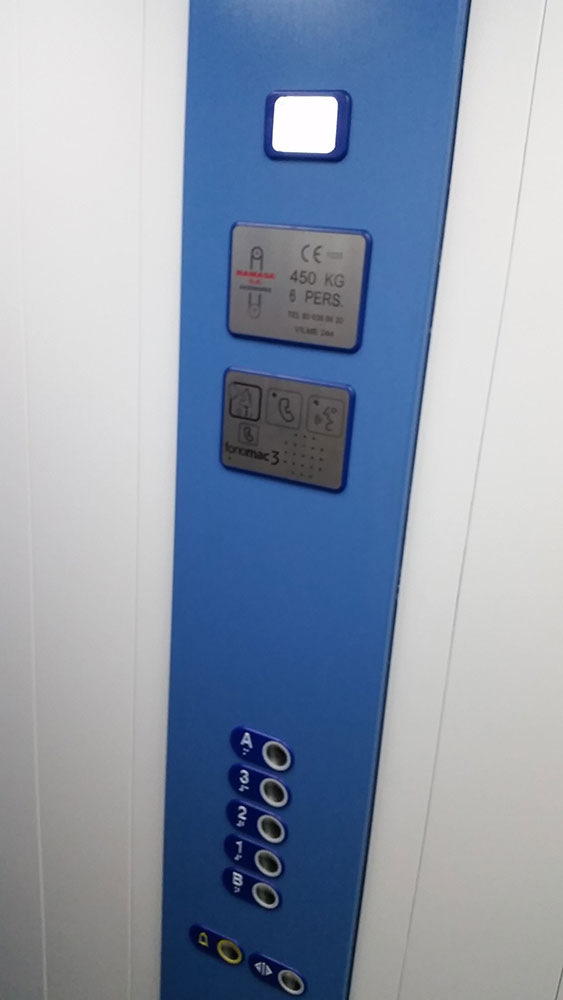 Instalación ascensor patio de luces Ascensores Ramase